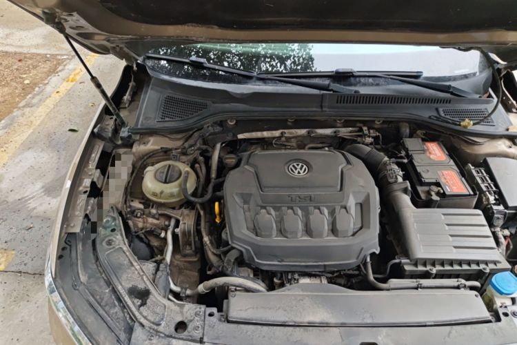 Used Volkswagen Passat 2020 330TSI Luxury Edition China VI Engine Bay Right