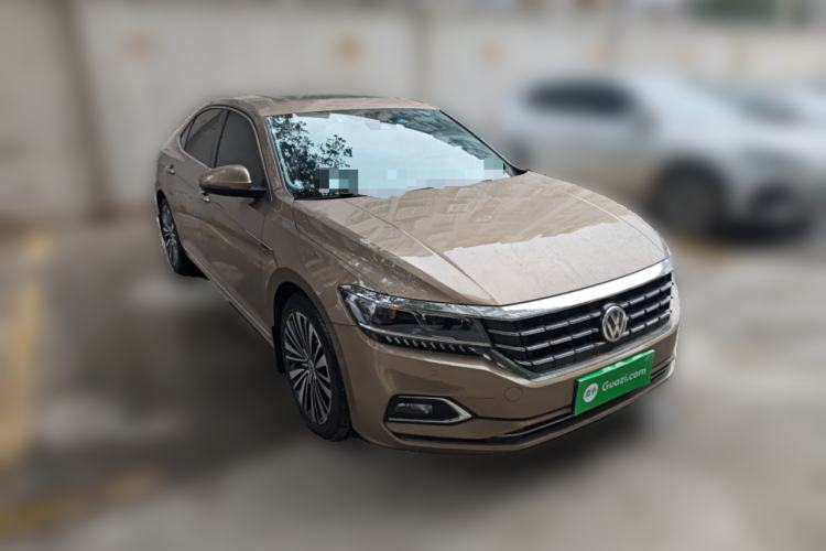 Used Volkswagen Passat 2020 330TSI Luxury Edition China VI Front Right 45 Deg