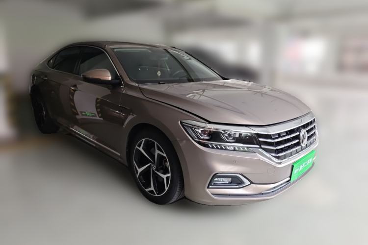 Used Volkswagen Passat 2020 330TSI Luxury Edition China VI Front Right 45 Deg