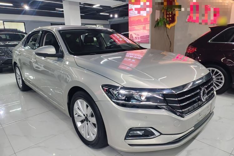Used Volkswagen Passat 2020 330TSI Elite Edition China VI Front Right 45 Deg