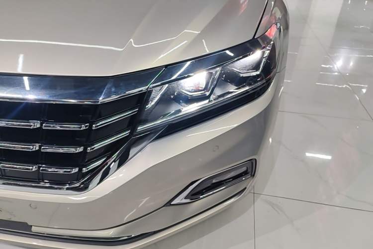 Used Volkswagen Passat 2020 330TSI Elite Edition China VI Left Front Headlight