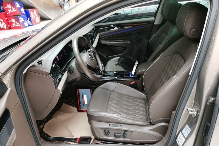 Used Volkswagen Passat 2020 330TSI Luxury Edition China VI Left Front Seat