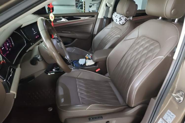 Used Volkswagen Passat 2020 330TSI Luxury Edition China VI Left Front Seat