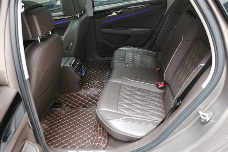 Used Volkswagen Passat 2020 330TSI Luxury Edition China VI Left Rear Seat