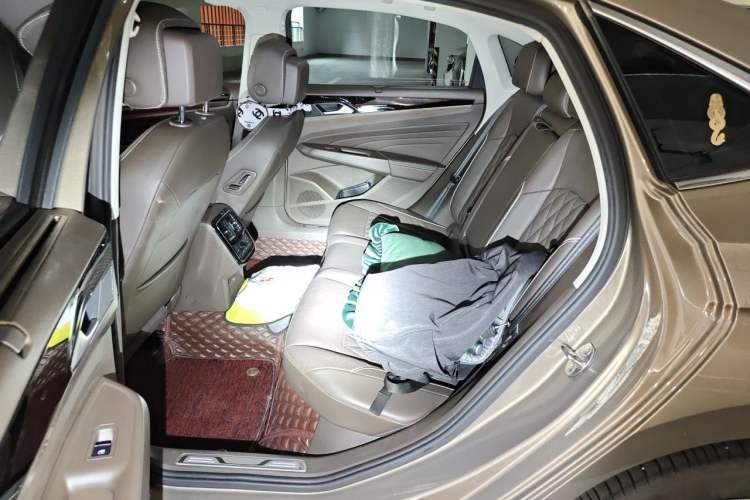 Used Volkswagen Passat 2020 330TSI Luxury Edition China VI Left Rear Seat