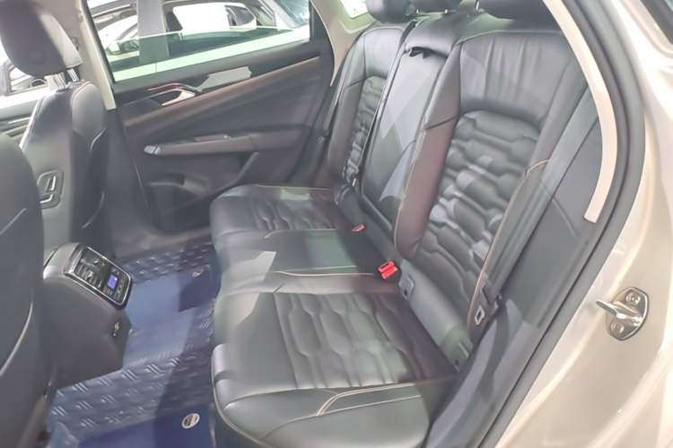 Used Volkswagen Passat 2020 330TSI Elite Edition China VI Left Rear Seat