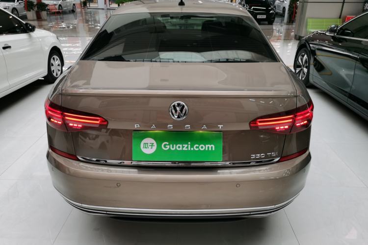 Used Volkswagen Passat 2020 330TSI Luxury Edition China VI Rear