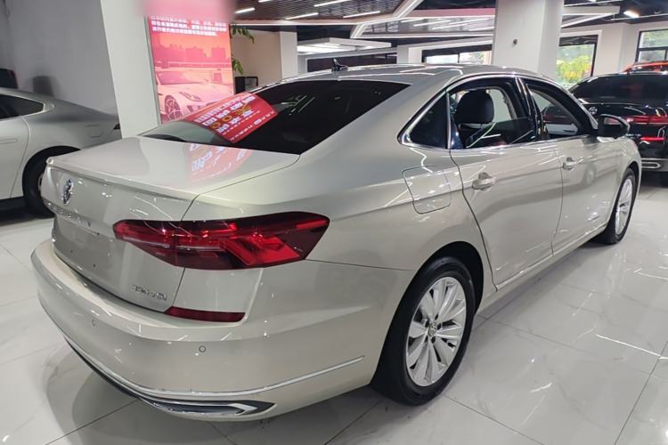 Used Volkswagen Passat 2020 330TSI Elite Edition China VI Rear Right 45 Deg