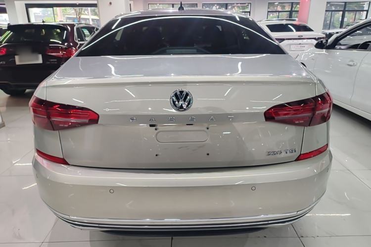 Used Volkswagen Passat 2020 330TSI Elite Edition China VI Rear