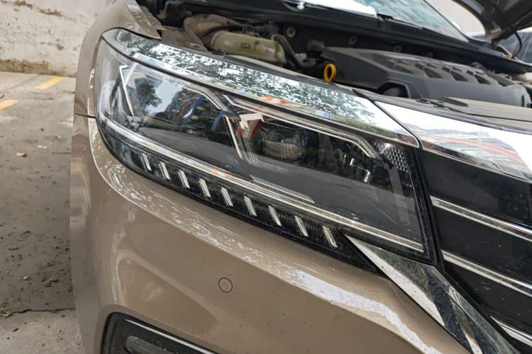 Used Volkswagen Passat 2020 330TSI Luxury Edition China VI Right Front Headlight