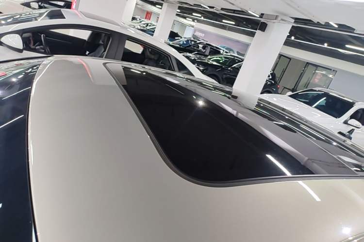 Used Volkswagen Passat 2020 330TSI Elite Edition China VI Roof