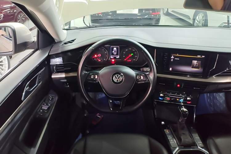 Used Volkswagen Passat 2020 330TSI Elite Edition China VI Steering Wheel