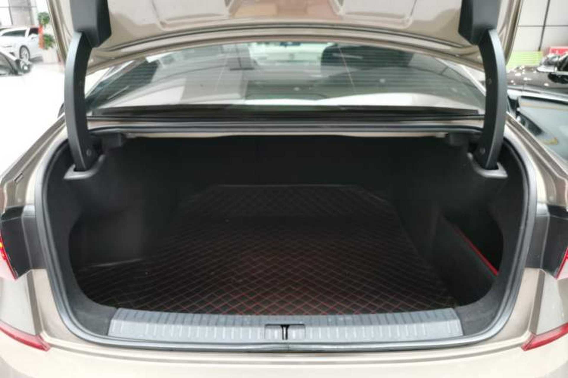 Used Volkswagen Passat 2020 330TSI Luxury Edition China VI Trunk