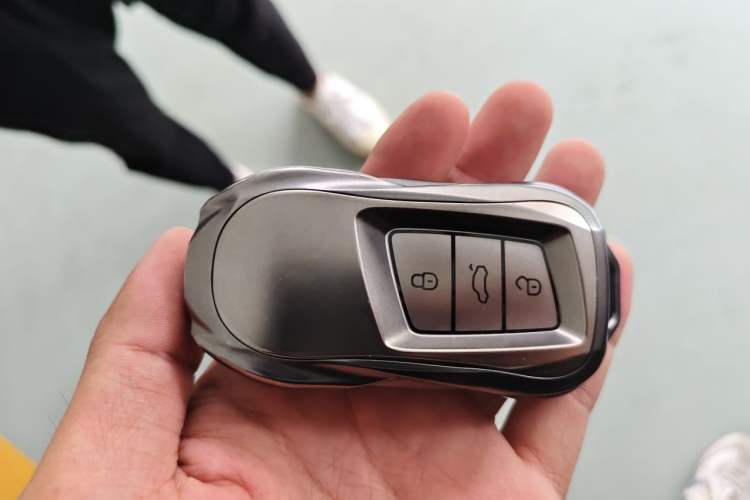 Used Volkswagen Passat 2020 330TSI Luxury Edition China VI Vehicle Key