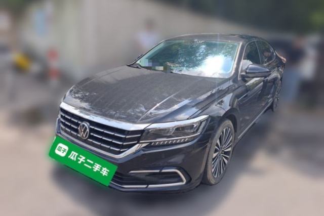 Ojetý Volkswagen Passat 2021 330TSI Luxury Edition