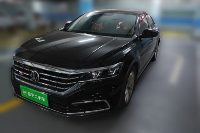 Ojetý Volkswagen Passat 2021 330TSI Elite Edition