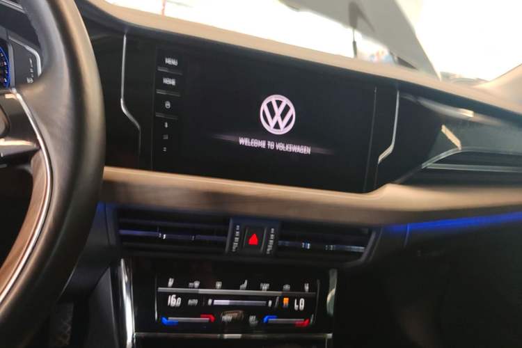 Used Volkswagen Passat 2021 330TSI Luxury Edition Audio And AC Panel