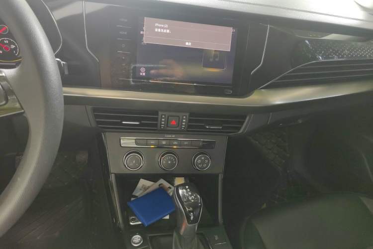 Used Volkswagen Passat 2021 280TSI Business Edition Audio And AC Panel