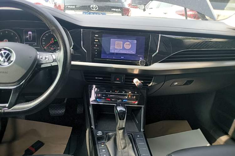 Used Volkswagen Passat 2021 280TSI Business Edition Audio And AC Panel