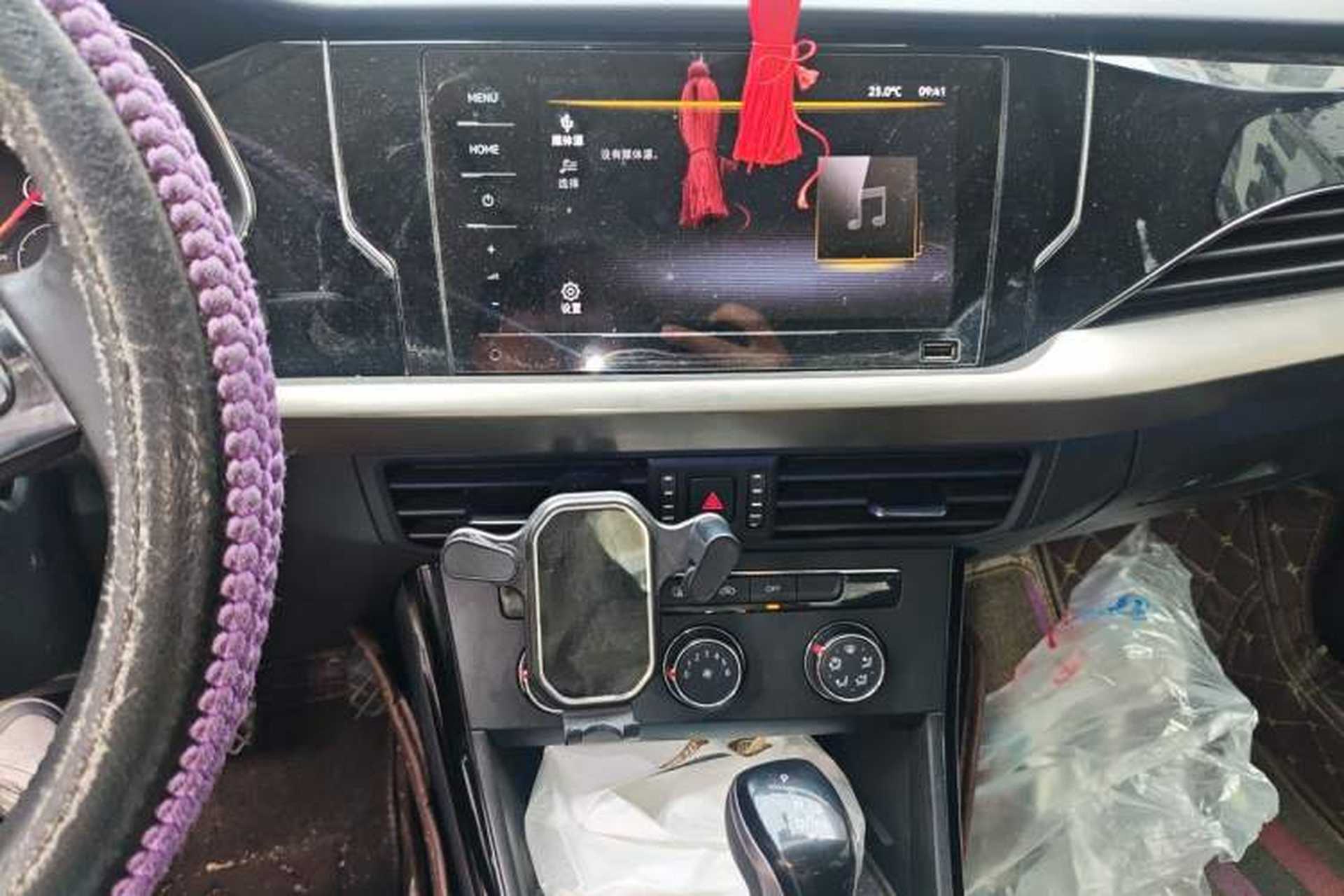 Used Volkswagen Passat 2021 280TSI Business Edition Audio And AC Panel
