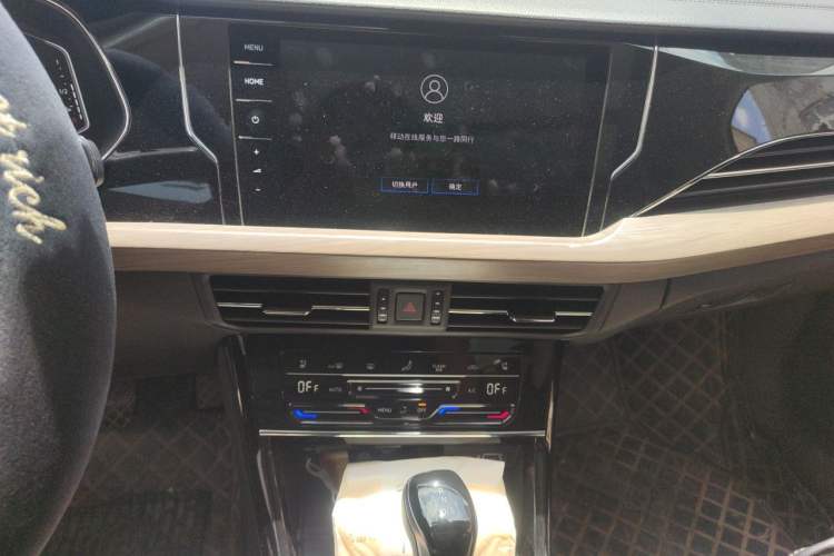Used Volkswagen Passat 2021 330TSI Luxury Edition Audio And AC Panel