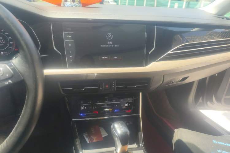Used Volkswagen Passat 2021 330TSI Luxury Edition Audio And AC Panel
