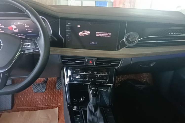 Used Volkswagen Passat 2021 330TSI Luxury Edition Audio And AC Panel