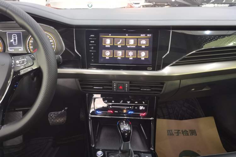 Used Volkswagen Passat 2021 330TSI Elite Edition Audio And AC Panel