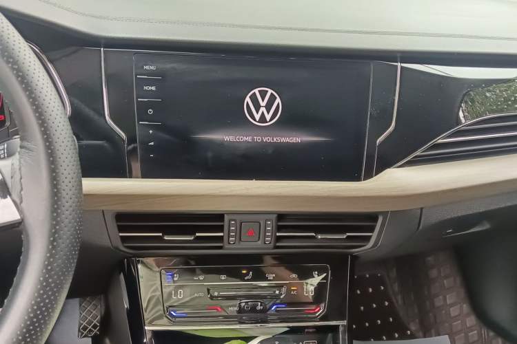 Used Volkswagen Passat 2021 330TSI Luxury Edition Audio And AC Panel
