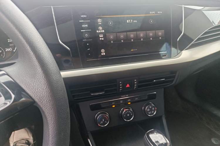 Used Volkswagen Passat 2021 280TSI Business Edition Audio And AC Panel