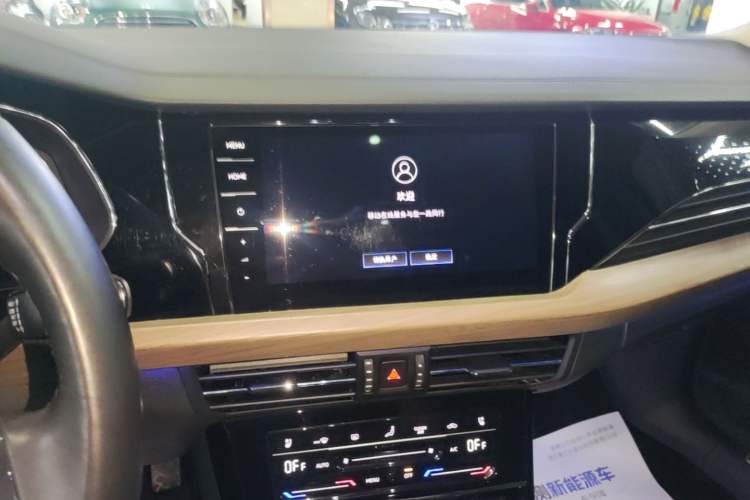 Used Volkswagen Passat 2021 330TSI Luxury Edition Audio And AC Panel