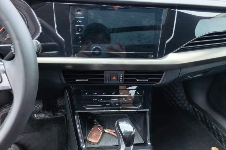 Used Volkswagen Passat 2021 330TSI Elite Edition Audio And AC Panel
