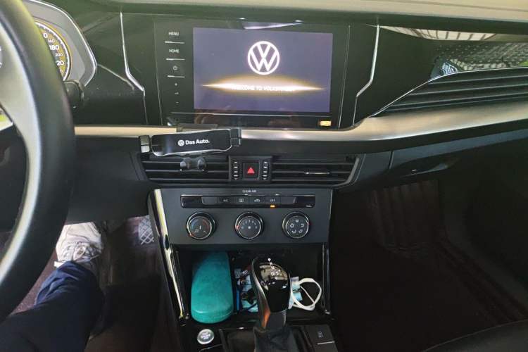 Used Volkswagen Passat 2021 330TSI Elite Edition Audio And AC Panel