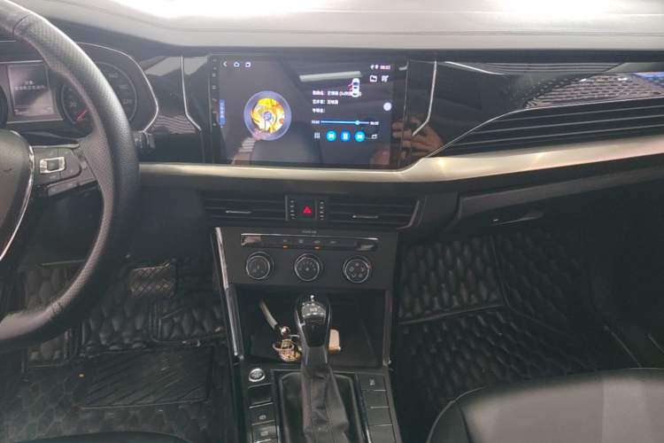 Used Volkswagen Passat 2021 280TSI Business Edition Audio And AC Panel