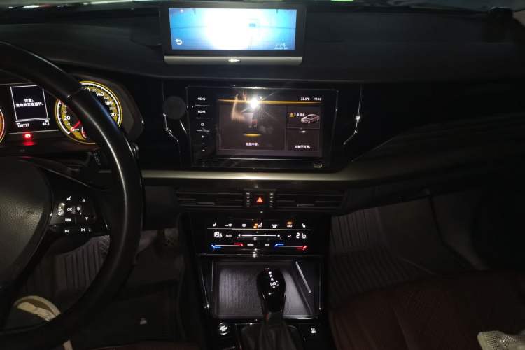 Used Volkswagen Passat 2021 280TSI Elite Edition Audio And AC Panel