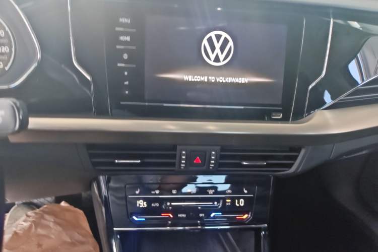 Used Volkswagen Passat 2021 330TSI Elite Edition Audio And AC Panel