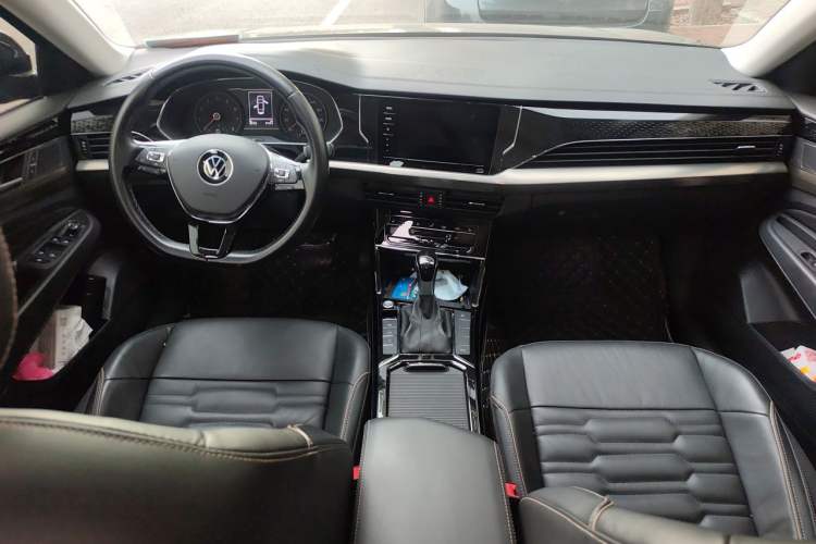 Used Volkswagen Passat 2021 330TSI Elite Edition Center Console