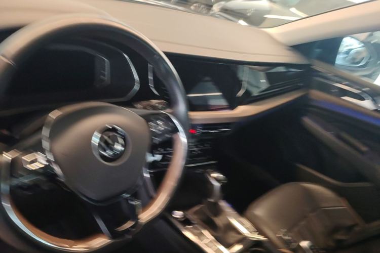 Used Volkswagen Passat 2021 330TSI Luxury Edition Center Console