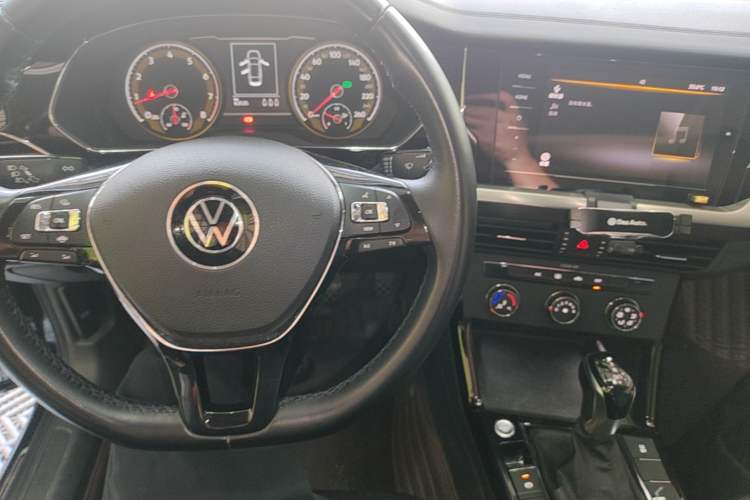 Used Volkswagen Passat 2021 330TSI Elite Edition Center Console