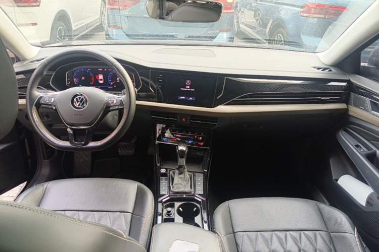 Used Volkswagen Passat 2021 380TSI Flagship Edition Center Console