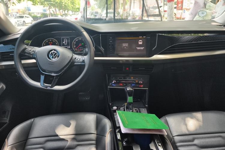 Used Volkswagen Passat 2021 330TSI Elite Edition Center Console
