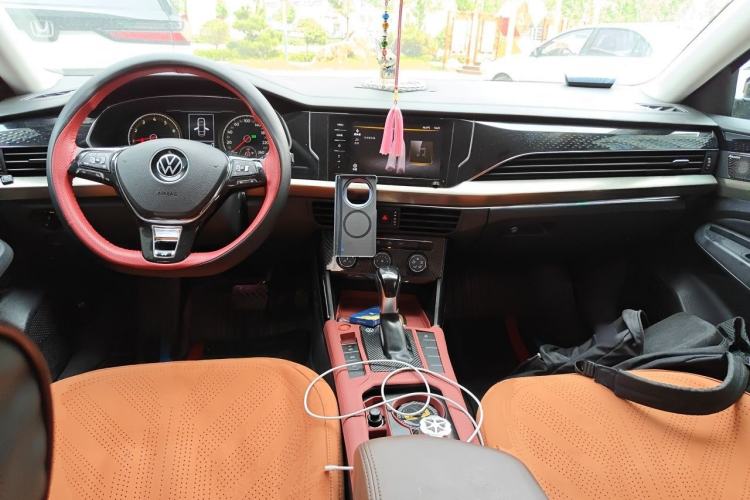 Used Volkswagen Passat 2021 280TSI Business Edition Center Console