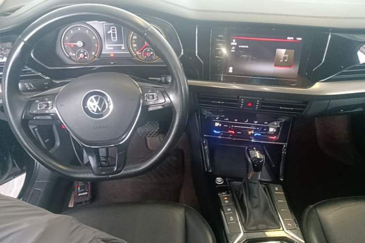 Used Volkswagen Passat 2021 330TSI Elite Edition Center Console