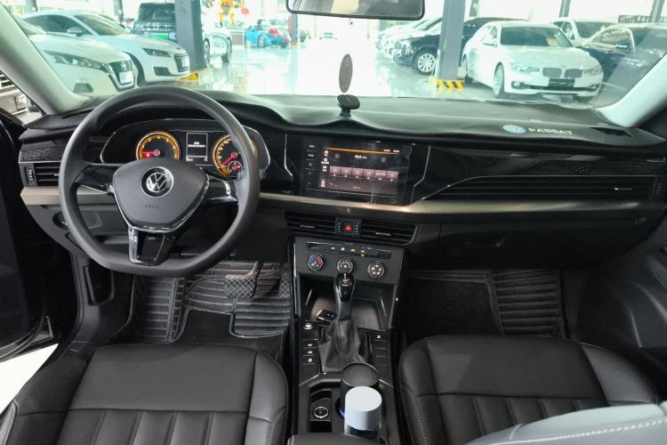 Used Volkswagen Passat 2021 280TSI Business Edition Center Console