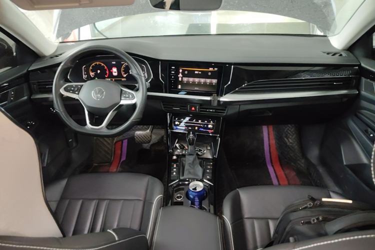 Used Volkswagen Passat 2021 330TSI Elite Edition Center Console
