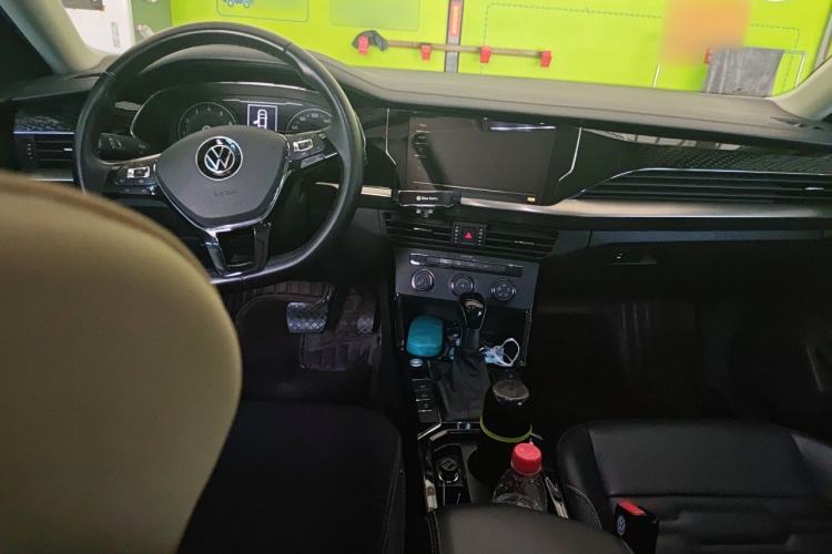 Used Volkswagen Passat 2021 330TSI Elite Edition Center Console