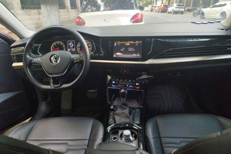 Used Volkswagen Passat 2021 330TSI Elite Edition Center Console