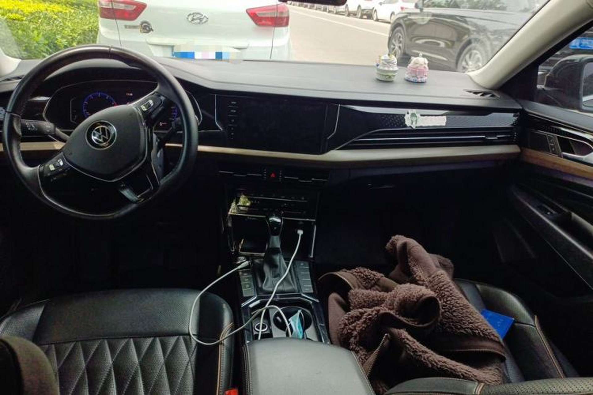 Used Volkswagen Passat 2021 330TSI Luxury Edition Center Console