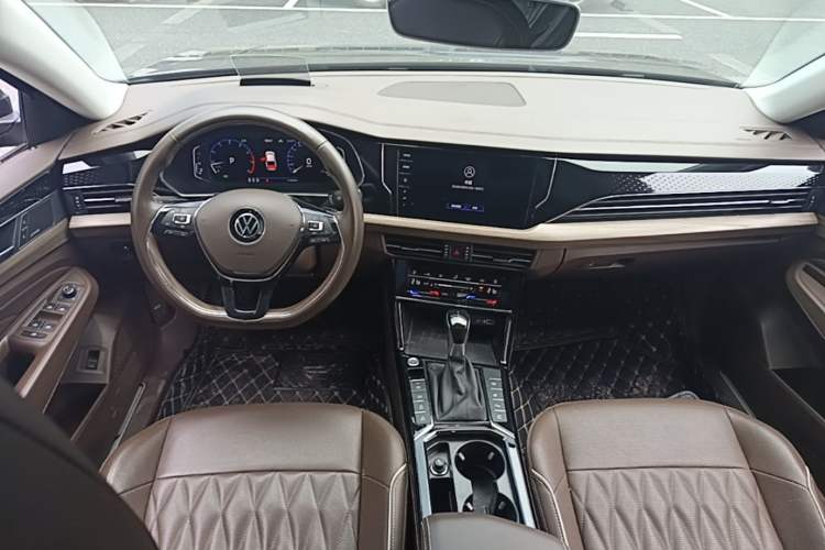 Used Volkswagen Passat 2021 380TSI Flagship Edition Center Console