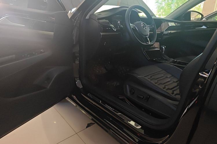Used Volkswagen Passat 2021 330TSI Elite Edition Driver Seat